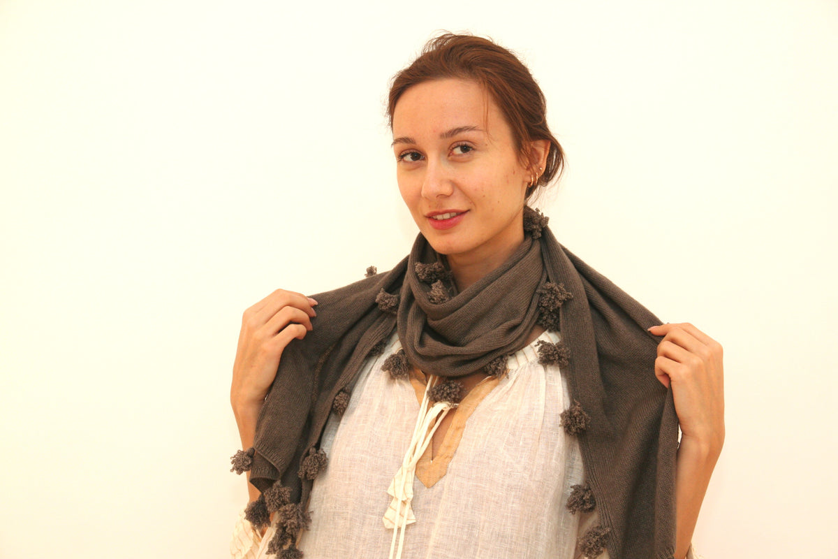 Cashmere Pompom scarf - Taupe